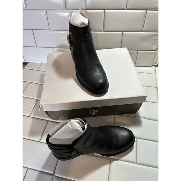 Giani Bernini Brennin Black Buckled Straps Black Ankle Booties NEW Size 6 M Zip - Picture 2 of 8